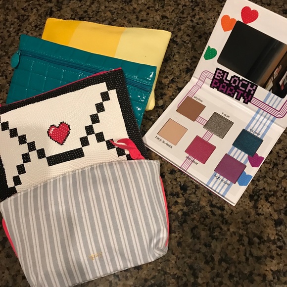 Cosmetic Grab Bags - Free with Purchase! - Picture 3 of 6